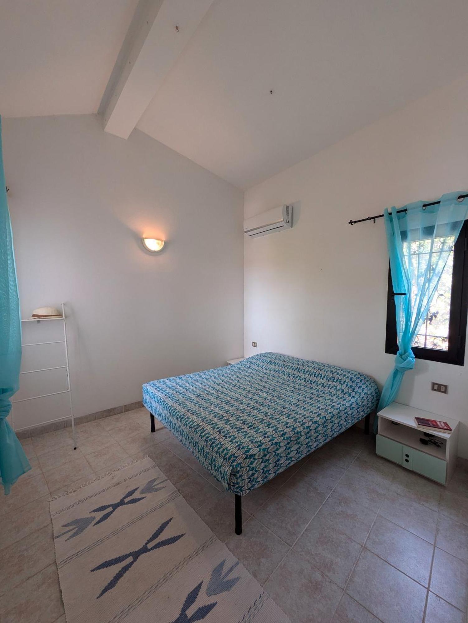 Villa Vista Mare Cala Ginepro Punta Molara ภายนอก รูปภาพ